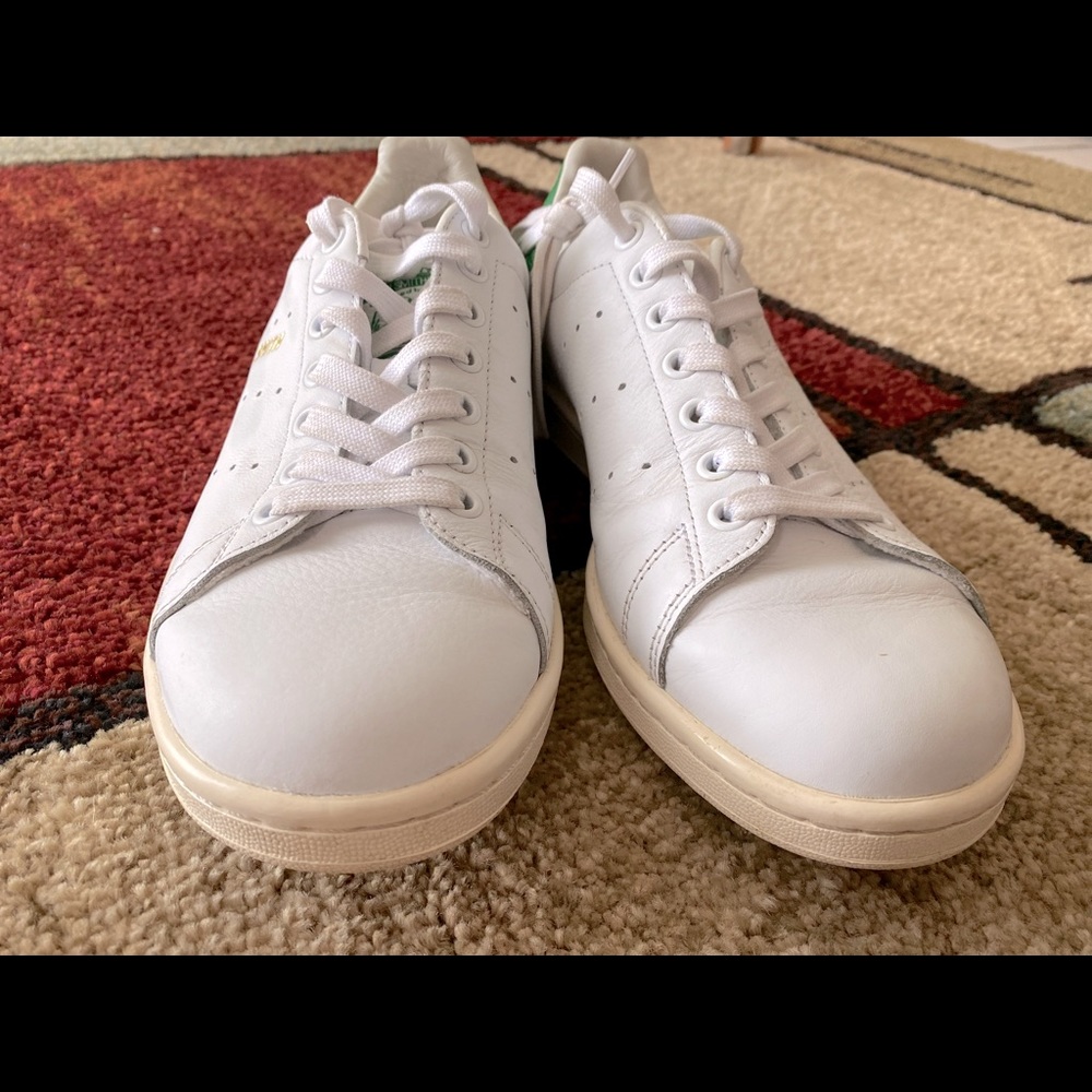 Adidas Stan Smith Men’s size 9.  Like new.